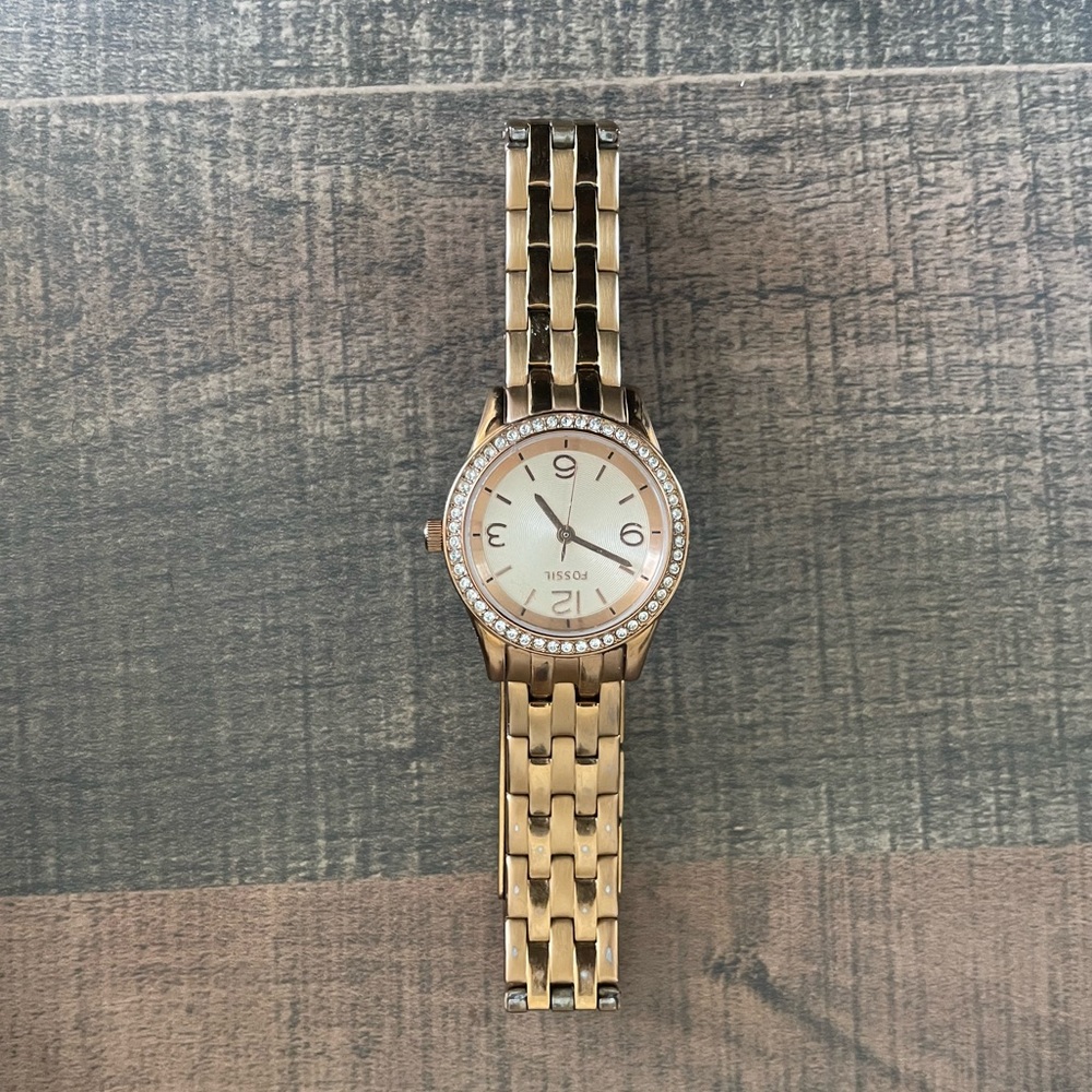 Fossil rose gold watch